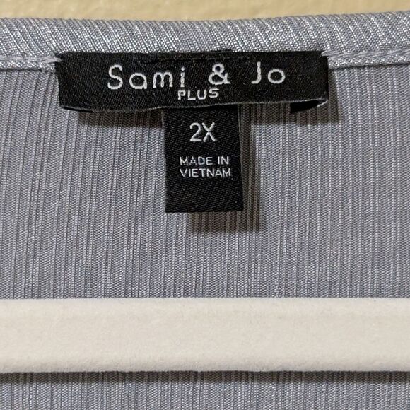 Sami & Jo silver metallic top knotted ruched event plus shine holiday size 2X - Picture 6 of 9
